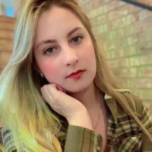 Meet your Posher, Julissa